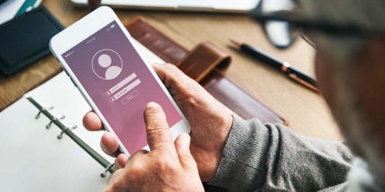 Anatel muda regra de uso do cpf em celulares