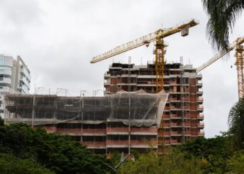 Maiores construtoras do país têm suas receitas reduzidas em 85%