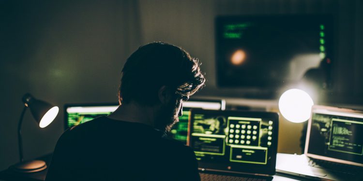 mais de 200 hackers serão recrutados em evento