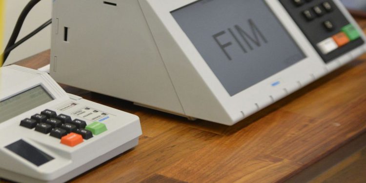 positivo ganha licitação e fornecerá novas urnas por R$ 800 mi