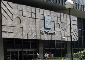 novo presidente da petrobras mandatos de diretores estendidos até eleição