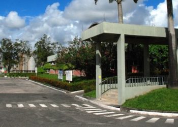 começa venda de participação da petrobras na deten química