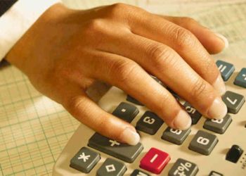 pagamento de impostos no brasil empresas gastam até 1.501 horas para isso