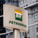 Petrobras acompanha petróleo