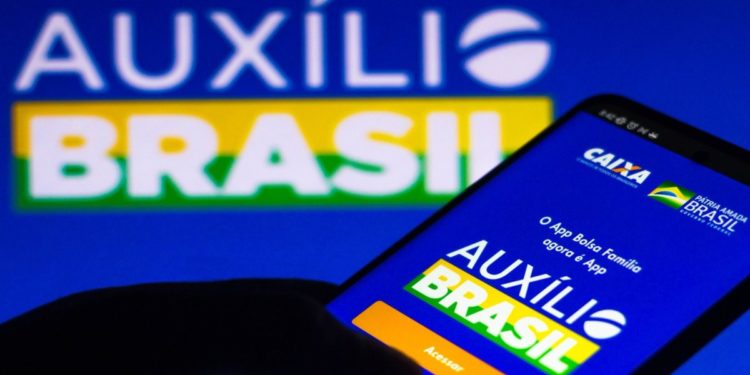 Auxílio Brasil em abril