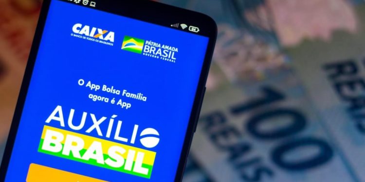 Aumento do Auxílio Brasil