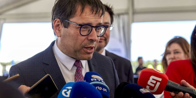 Zero emissões nos aeroportos portugueses