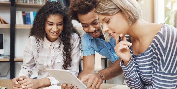 Alunos do ensino superior: Projeto cria novo programa de financiamento