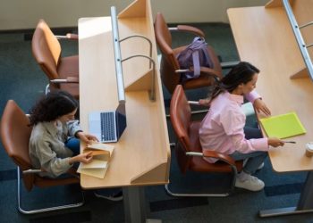 Cabine de estudos gratuita: Proposta prevê acesso para alunos de baixa renda