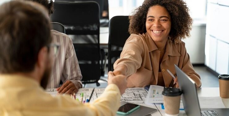 Mercado de trabalho no fim do ano é aquecido por vagas de estágio