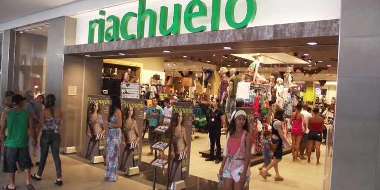 Emprego a pessoas refugiadas: Riachuelo renova parceria com ACNUR