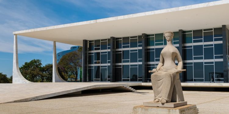 STJ lança processo seletivo com salários de R$ 12 mil
