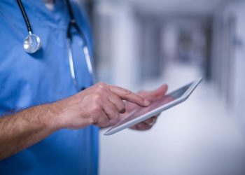 Anvisa autoriza prescrição digital de medicamentos controlados e integra sistema nacional