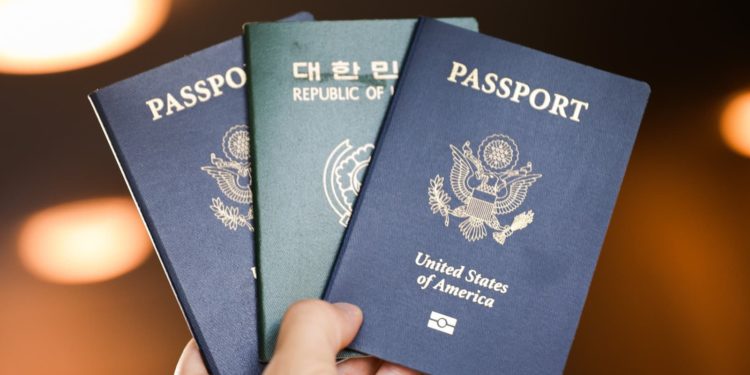 EUA suspendem emissão de vistos de imigração para 75 países e mantêm turismo fora da restrição