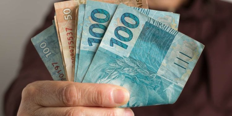 Abono Salarial 2026: consulta começa nesta quinta-feira e pagamentos somam R$ 32,3 bilhões