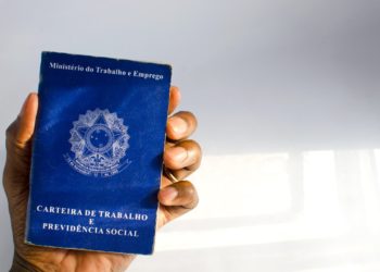 Emprego formal cresce em fevereiro, mas ritmo desacelera frente a 2025