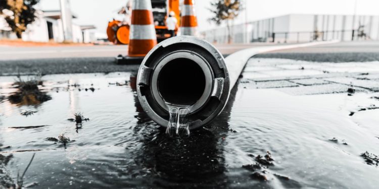A construção da Estação de Tratamento de Esgoto (ETE) Vargem Limpa é retomada em Bauru após quase cinco anos de paralisação