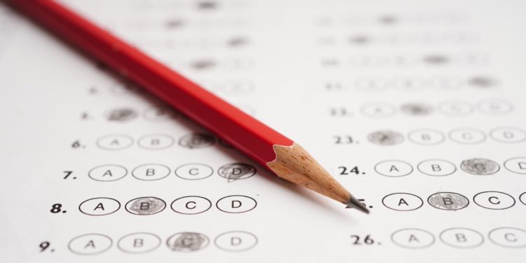 Concurso da UFPE abre 114 vagas para técnicos administrativos; inscrições começam em 12 de agosto