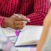OCDE aponta desafios para permanência de estudantes no ensino médio brasileiro