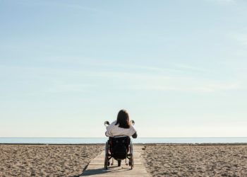 Projeto propõe política nacional para tornar praias mais acessíveis às famílias