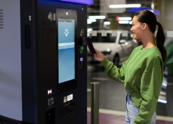 Porto Velho instala máquinas que transformam recicláveis em créditos via Pix