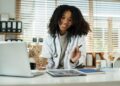 Telemedicina no SUS amplia acesso em Parintins, mas expõe desigualdades regionais